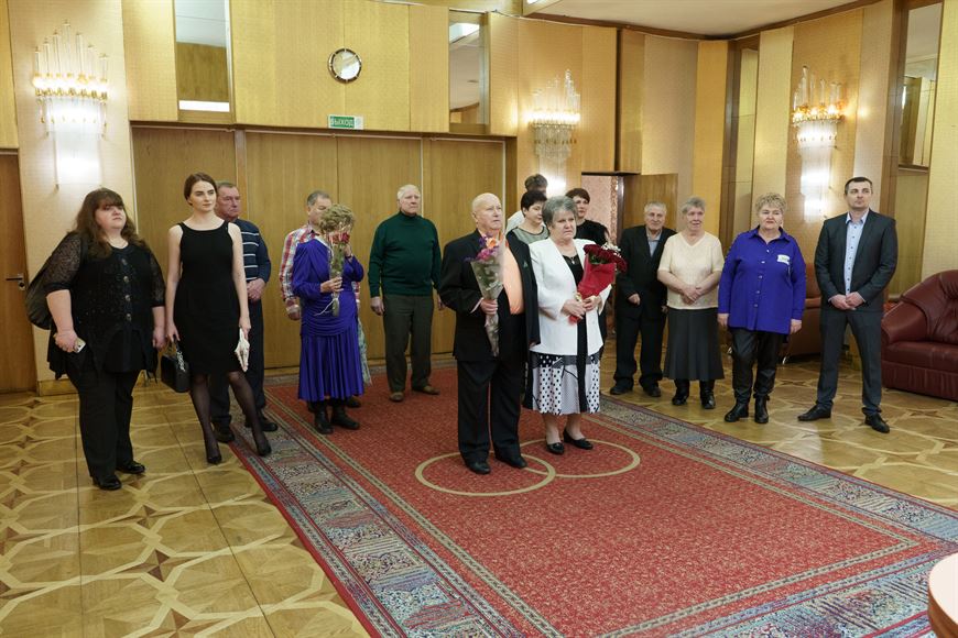 50 лет рука об руку. Семья брестчан о судьбоносном знакомстве, золотой свадьбе и раритетном BMW