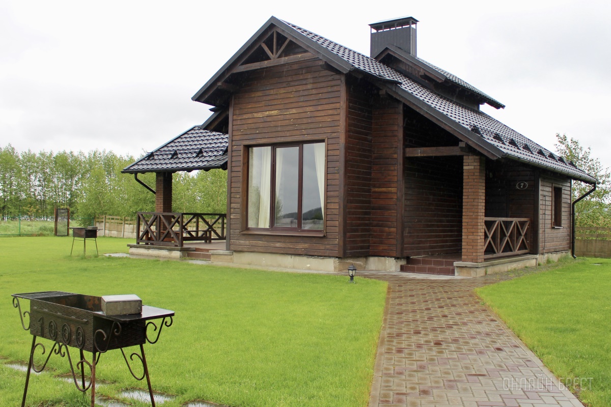 Пора отдохнуть всей семьей в живописном месте на берегу реки! База отдыха «Камыши»: домики, баня, гриль, бильярд, батут, пляж