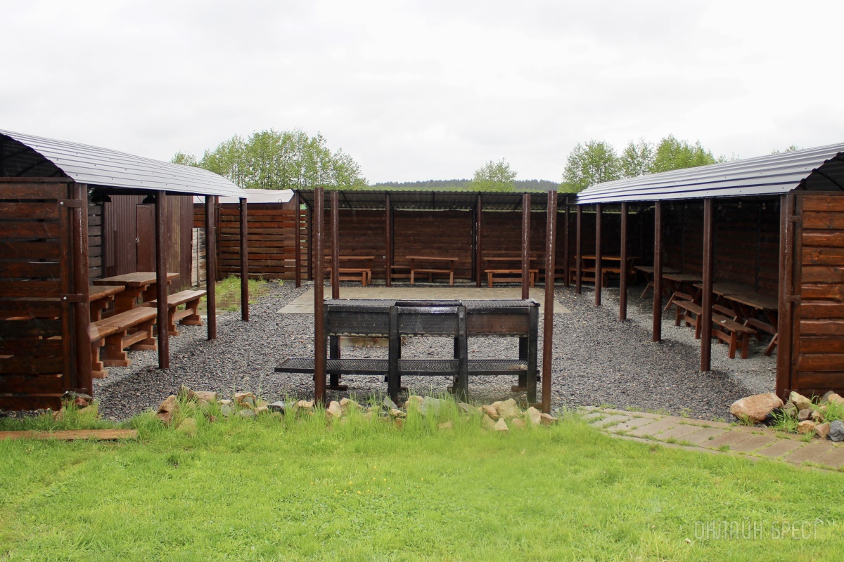 Пора отдохнуть всей семьей в живописном месте на берегу реки! База отдыха «Камыши»: домики, баня, гриль, бильярд, батут, пляж