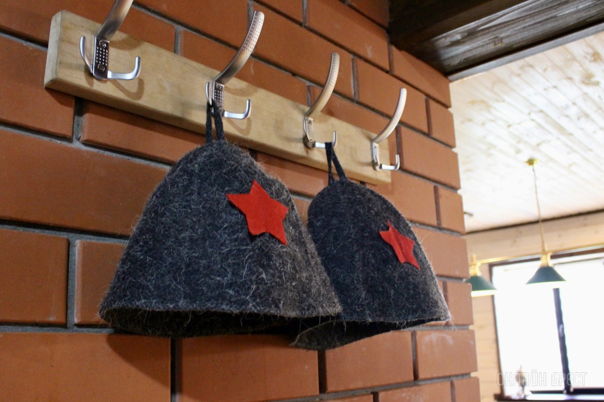 Пора отдохнуть всей семьей в живописном месте на берегу реки! База отдыха «Камыши»: домики, баня, гриль, бильярд, батут, пляж