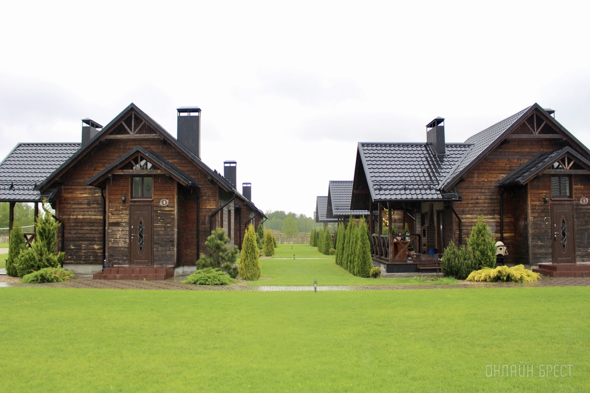 Пора отдохнуть всей семьей в живописном месте на берегу реки! База отдыха «Камыши»: домики, баня, гриль, бильярд, батут, пляж