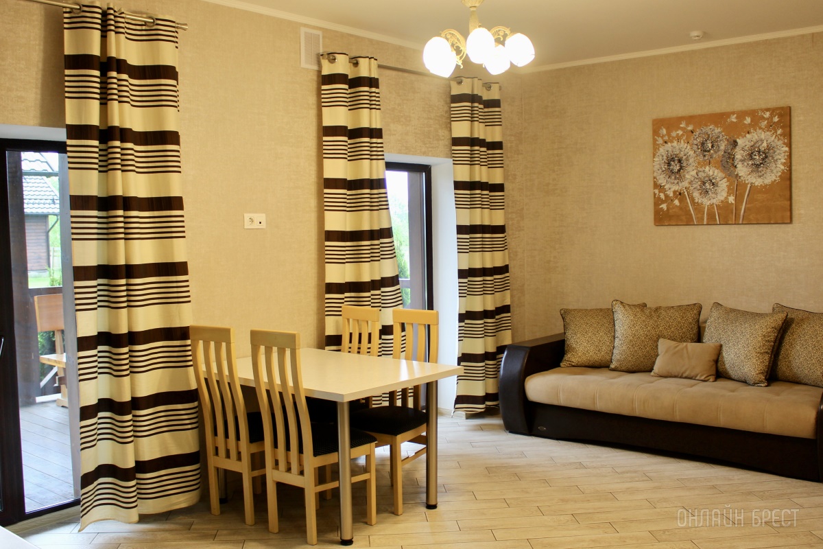 Пора отдохнуть всей семьей в живописном месте на берегу реки! База отдыха «Камыши»: домики, баня, гриль, бильярд, батут, пляж