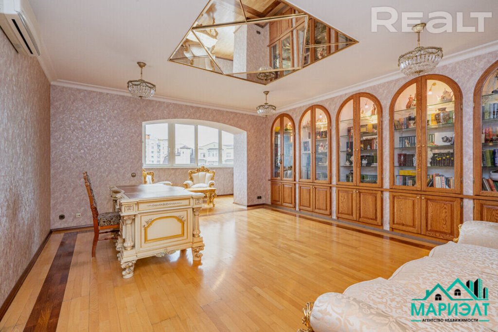 В Минске продается квартира за миллион долларов. Посмотрите, как она выглядит