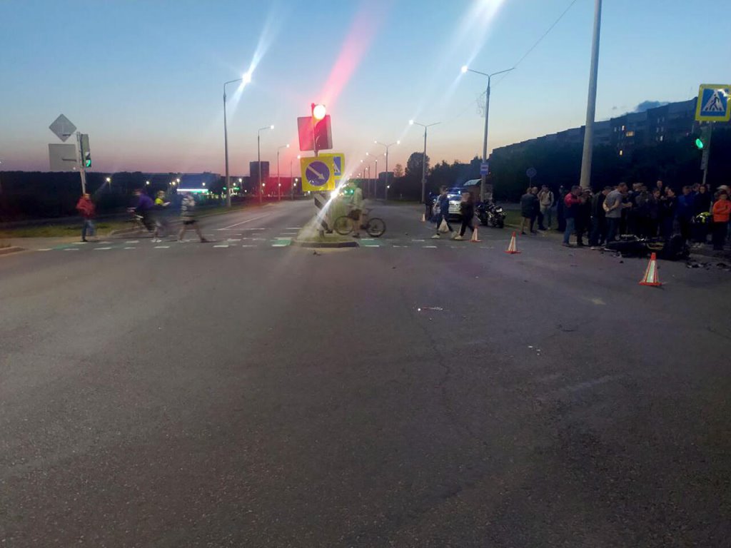 Жесткое столкновение мотоцикла с легковушкой попало на видео