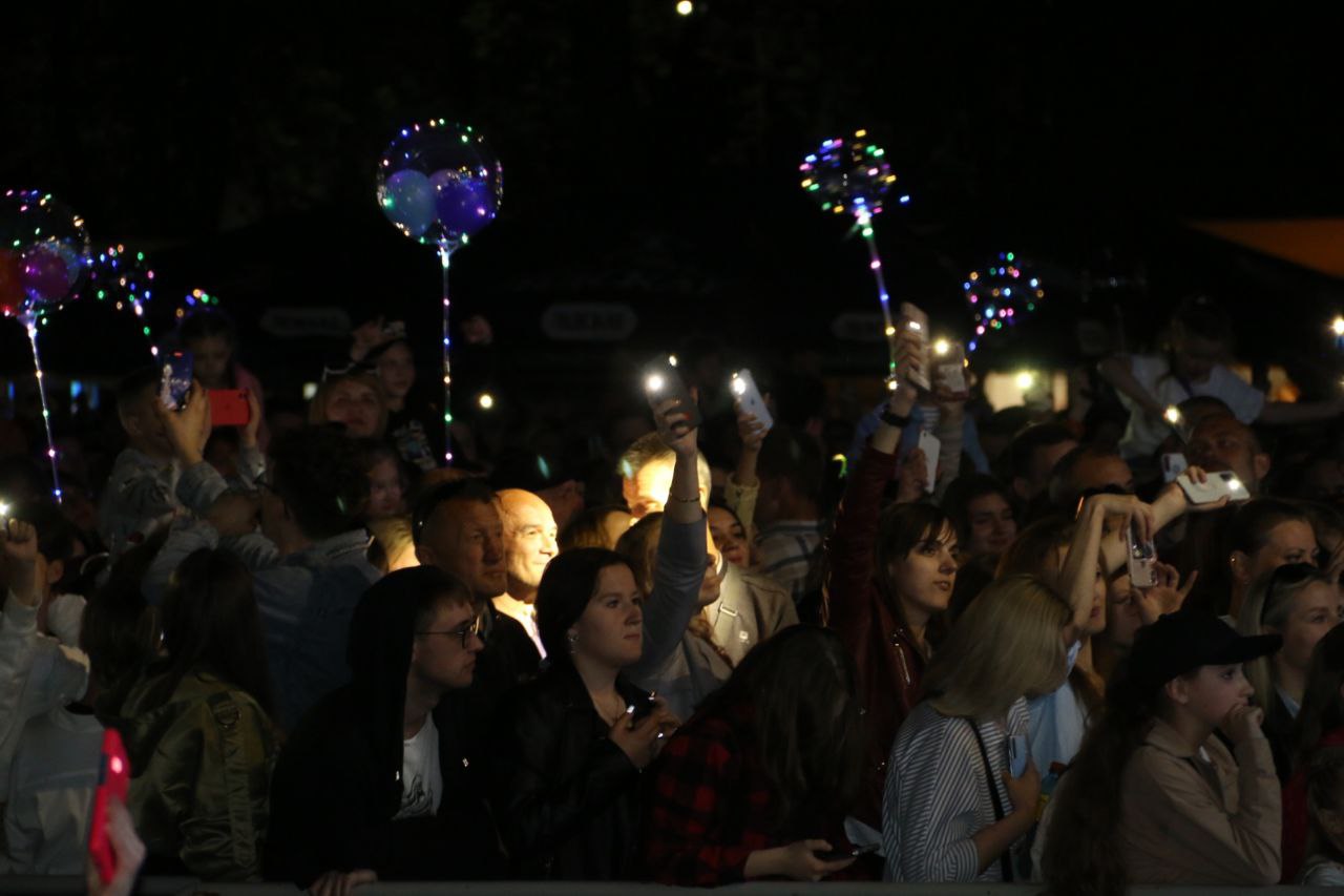 Выступлением Galibri & Mavik и красивым фейерверком завершились празднования 45-летия Московского района Бреста