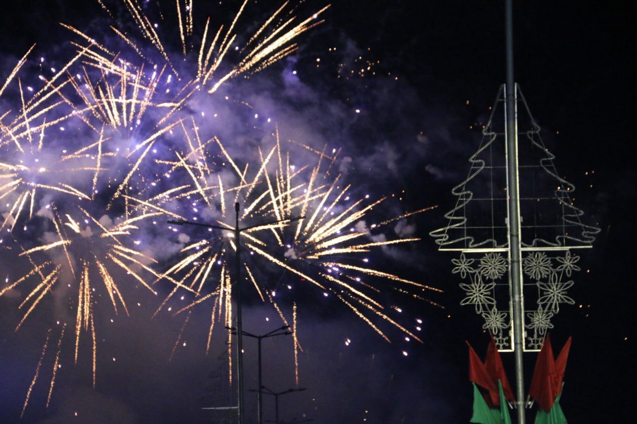 Выступлением Galibri & Mavik и красивым фейерверком завершились празднования 45-летия Московского района Бреста