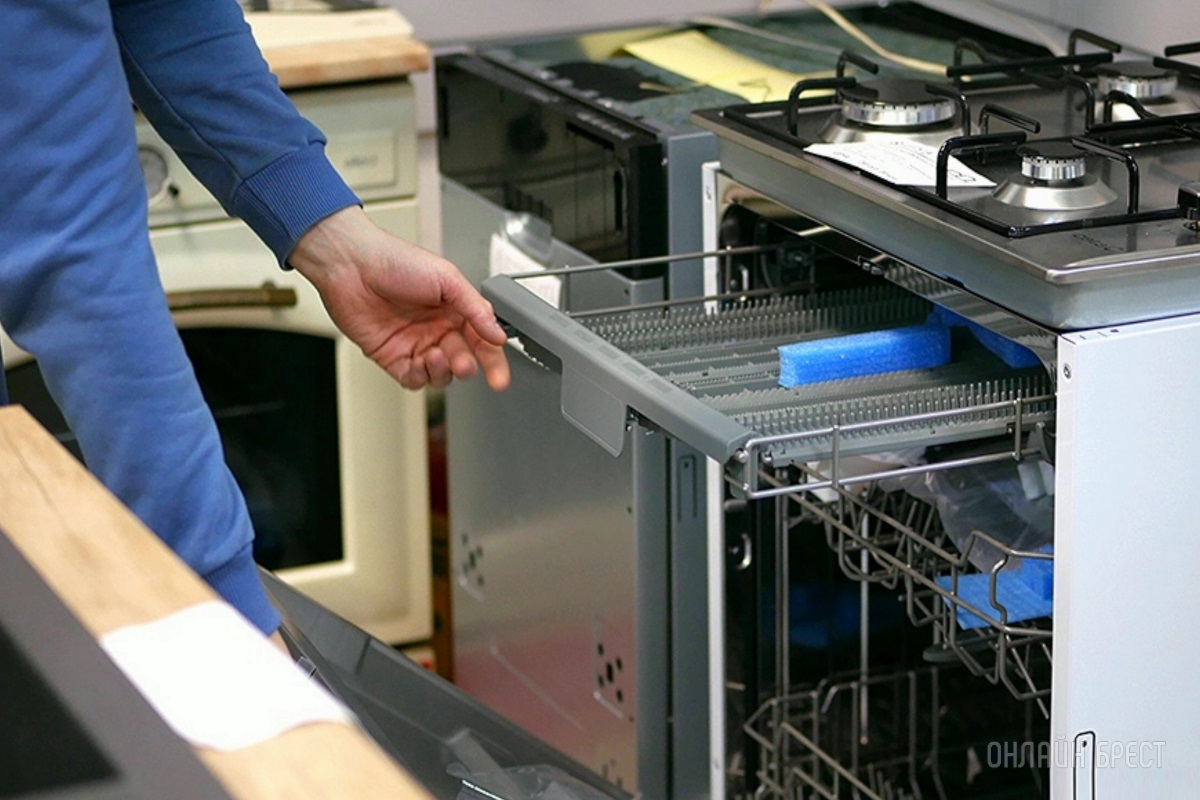 Качественные и доступные кухонные мойки, вытяжки, духовые шкафы, варочные поверхности, микроволновки и посудомойки в магазине «SVENTA» в Бресте