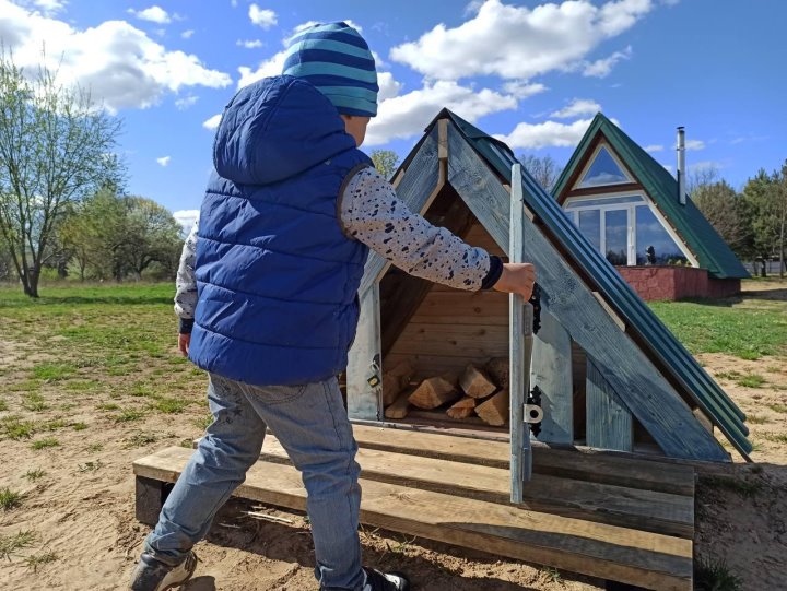 Эта семья продала квартиру в Минске, чтобы построить агроусадьбу. Что из этого вышло?