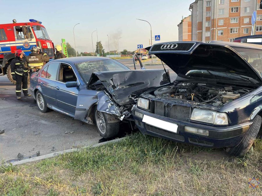 В Дрогичине работник МЧС в свободное от несения службы время оказал помощь пострадавшим в ДТП