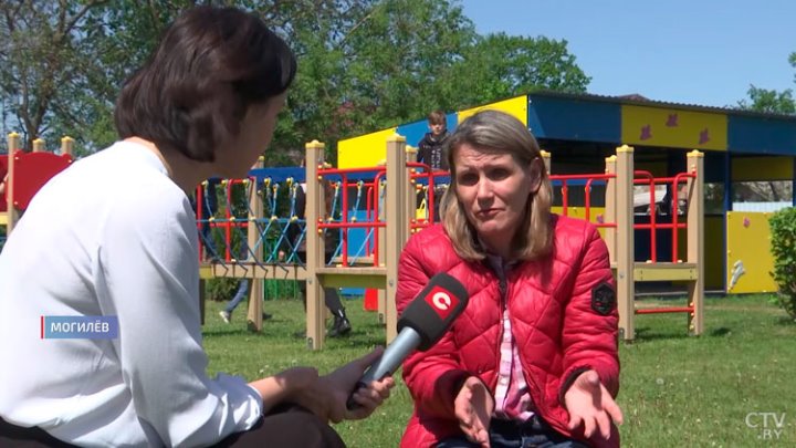 Родители на детское пособие уходят в запой. Как «оздоравливают» такие семьи в Беларуси?