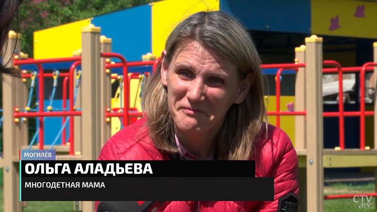 Родители на детское пособие уходят в запой. Как «оздоравливают» такие семьи в Беларуси?