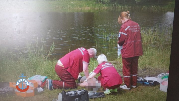 В Гомельском районе пьяный мужчина на спор решил переплыть водоем, но попытка закончилась смертью.