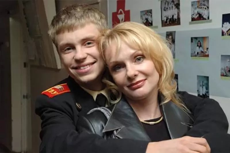 Мальчишки-кадеты выросли: какими стали герои культового сериала? 