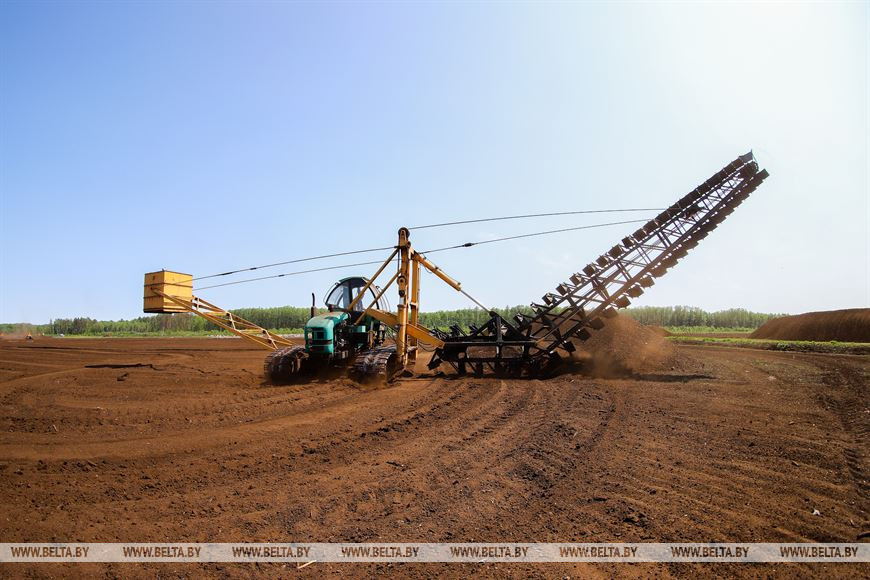 Новую производственную линию установили на торфобрикетном заводе в Жабинковском районе