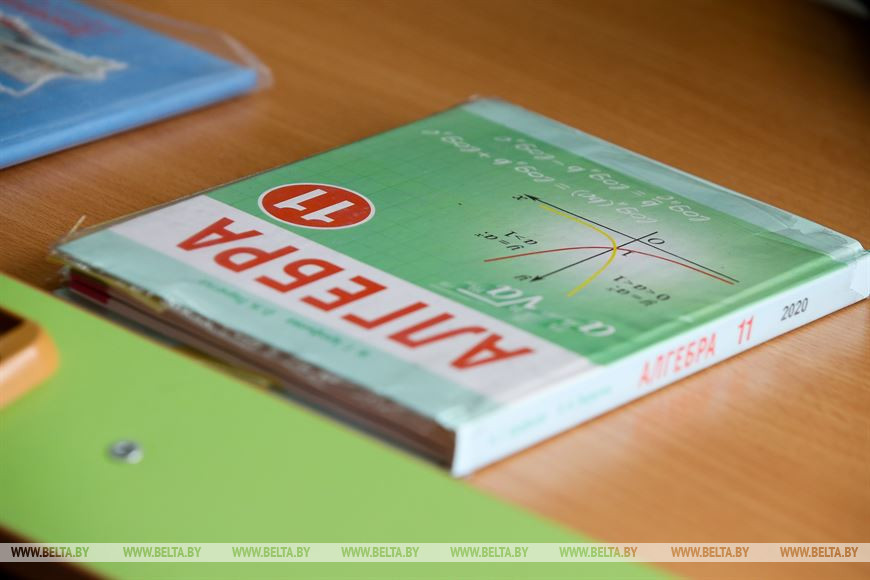 «Мы как одна семья». Выпускники сельской школы в Каменецком районе о школьных годах