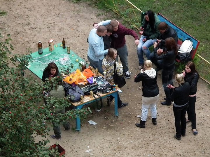 Сколько придется заплатить за распитие алкоголя в общественном месте и за прогулку «навеселе»?