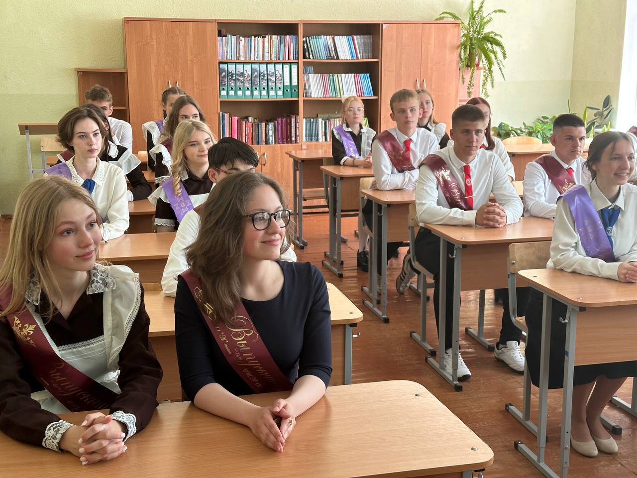 Последний звонок в ГУО «Лицей № 1 имени А.С. Пушкина г. Бреста» и ГУО «Средняя школа № 18  г. Бреста»