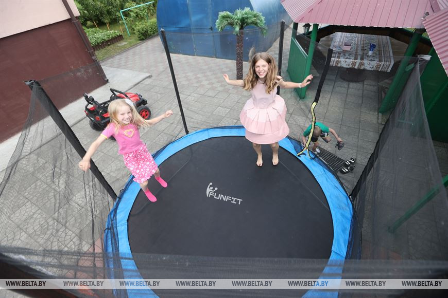 В этой белорусской семье воспитали 25 мальчиков и девочек