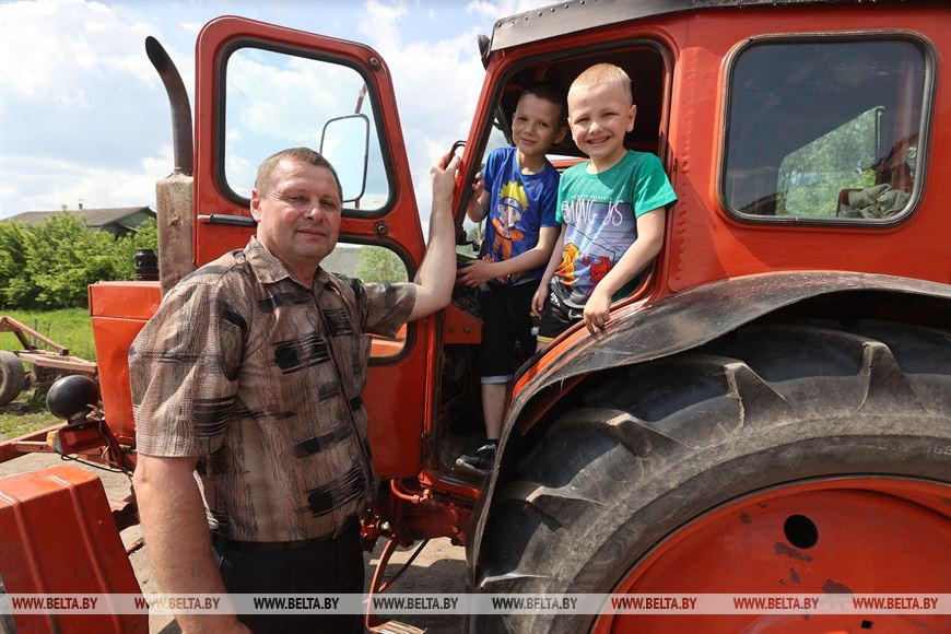 В этой белорусской семье воспитали 25 мальчиков и девочек