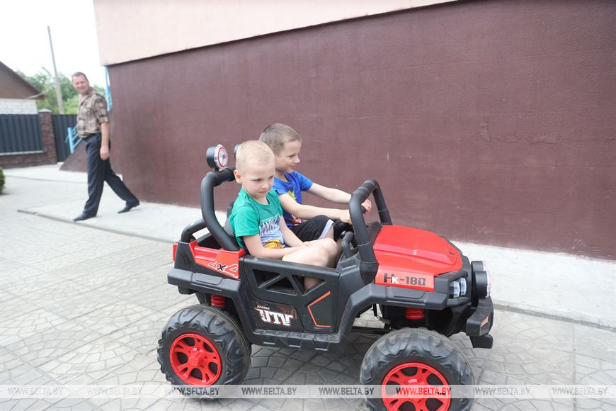 В этой белорусской семье воспитали 25 мальчиков и девочек