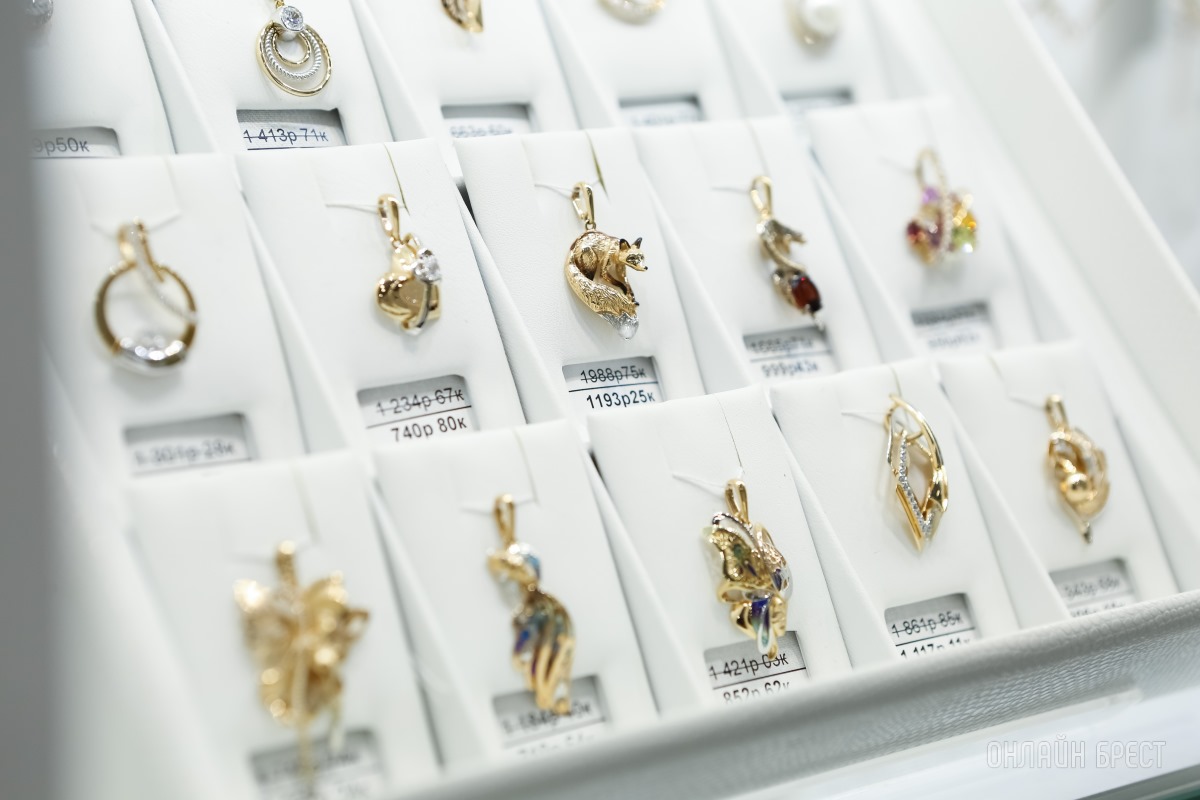 Новый ювелирный магазин «DIAMANTE» открылся на Московской в Бресте. Ослепительные скидки до 80% на все украшения
