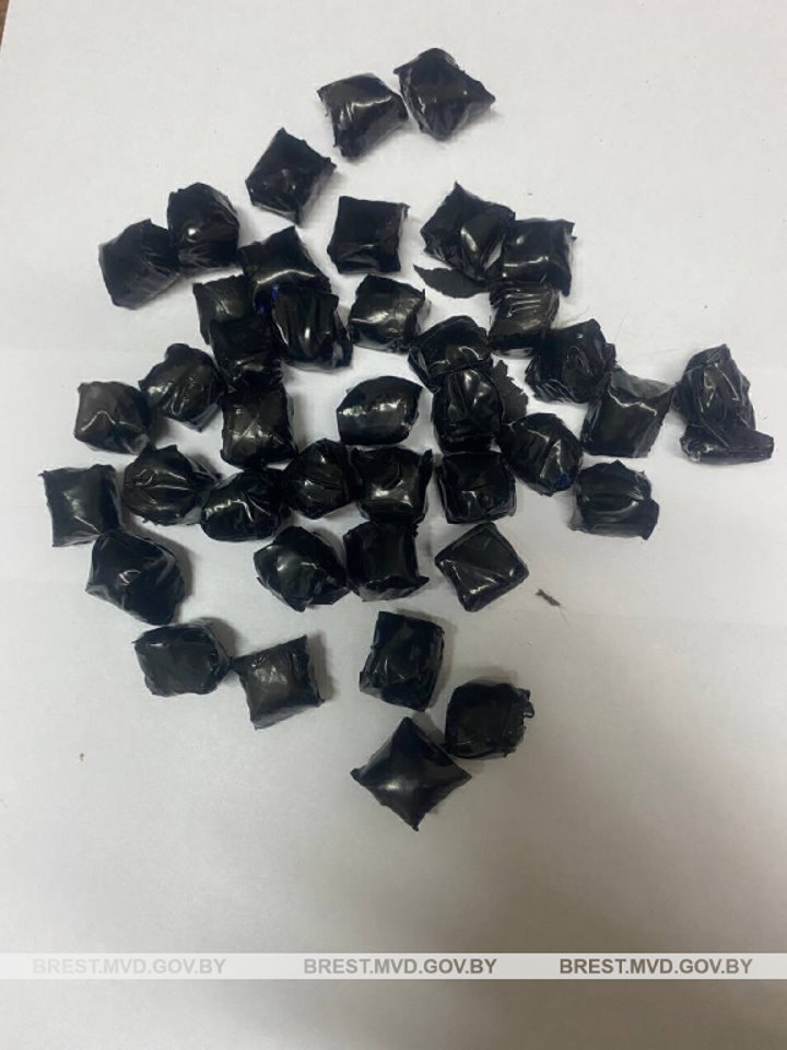 В Пинске семейный бизнес по распостранению наркотиков проработал четыре дня