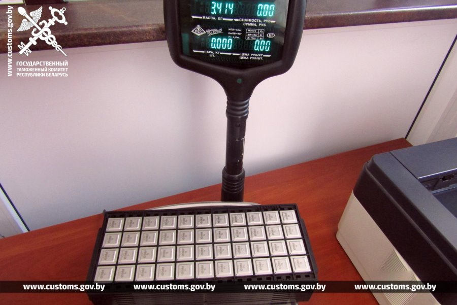 Водитель фуры вез из Латвии 440 процессоров для компьютеров и «забыл» заявить о них на таможне