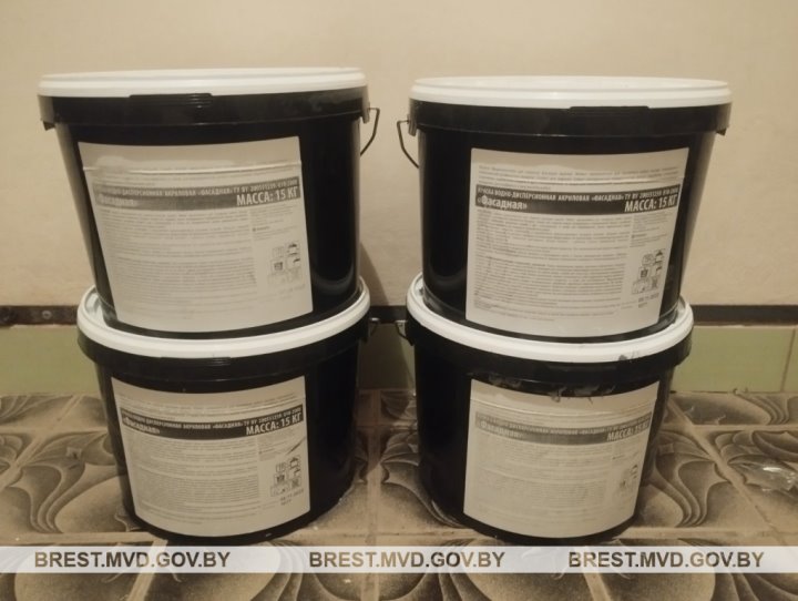 В Барановичах рабочие воровали краску со стройки