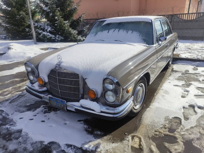 В Беларуси продают Ford, которых остались единицы. Сколько он стоит и какие еще ретро-авто замечены в стране?