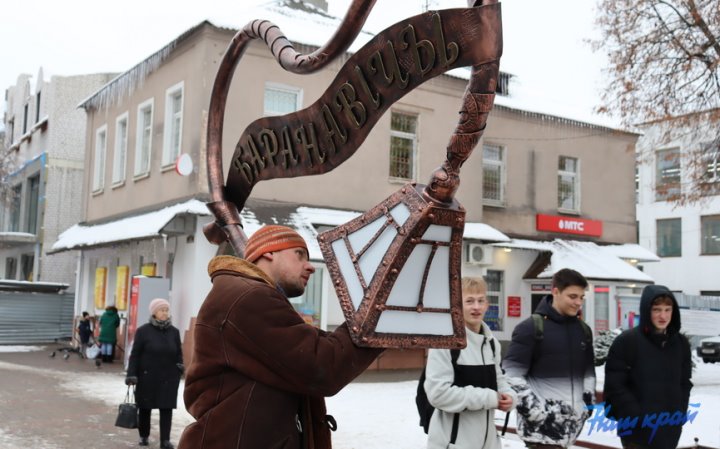 Два необычных фонаря установят в центре Барановичей