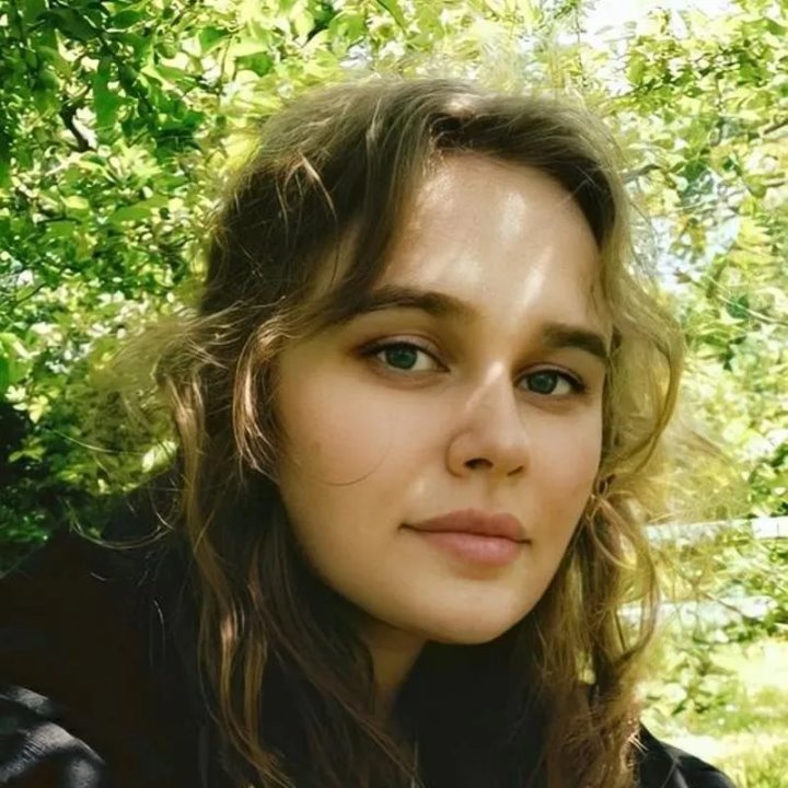 Рисунок нашей памяти. Брестчанка создает скетчи и открытки с видами старинных брестских домов и двориков