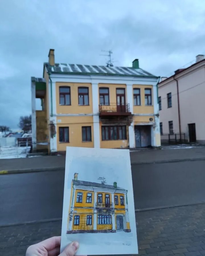 Рисунок нашей памяти. Брестчанка создает скетчи и открытки с видами старинных брестских домов и двориков
