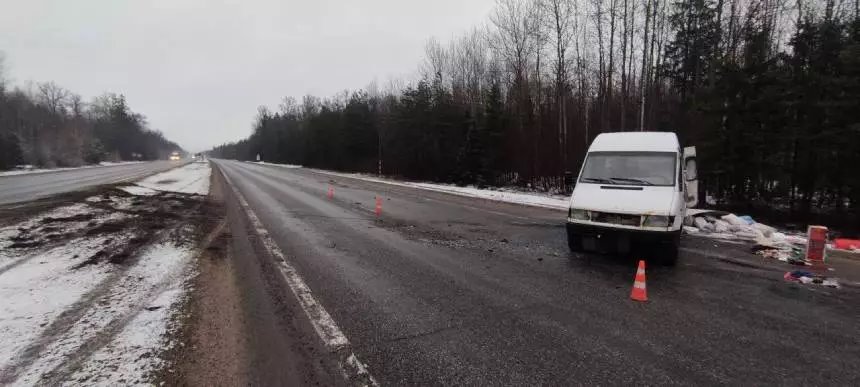 Микроавтобус опрокинулся на трассе М1 — 7 пострадавших