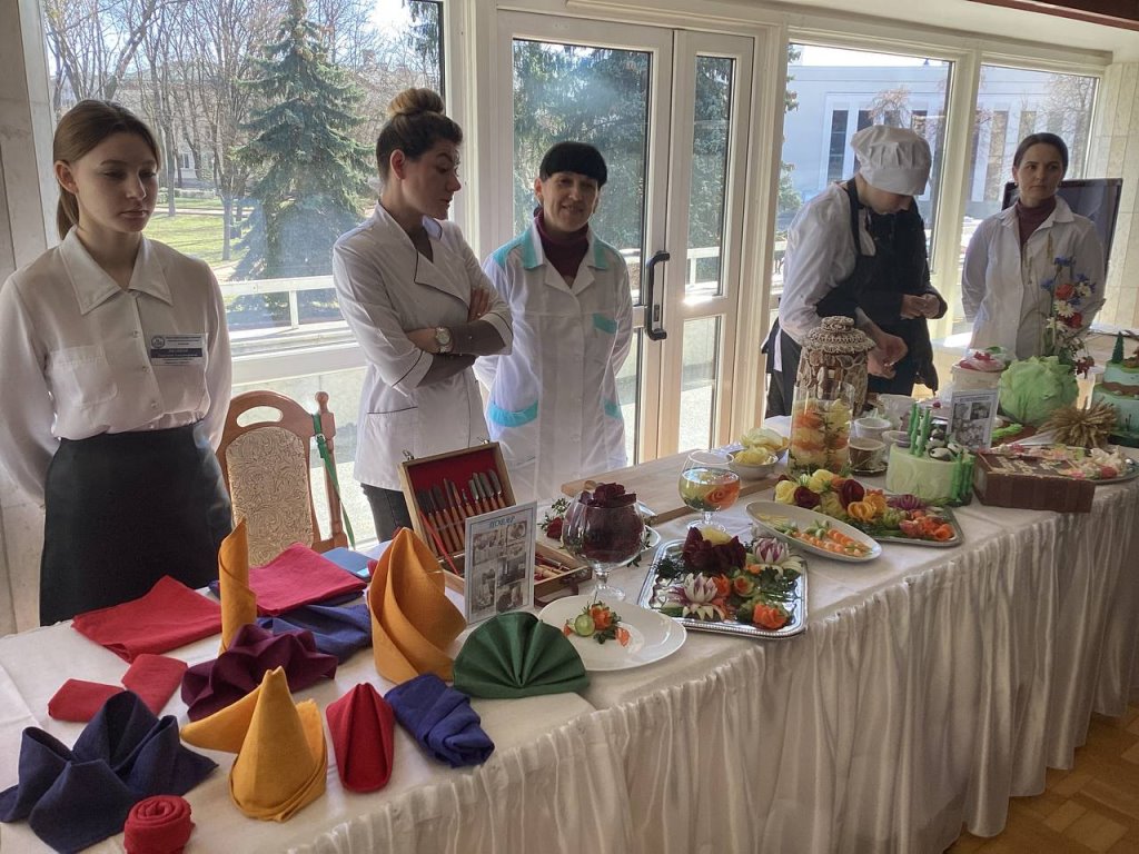 Стало известно, что за «движ» сейчас на улице у горисполкома в Бресте