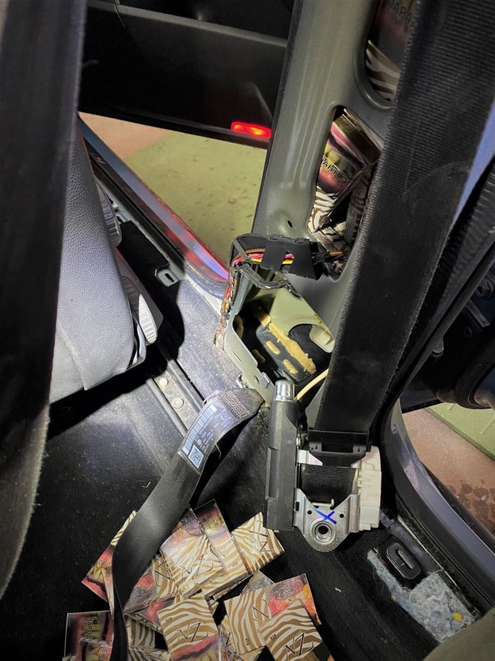 Сколько сигарет влезет в скрытые полости VW Passat? Очередное задержание белоруса в Литве