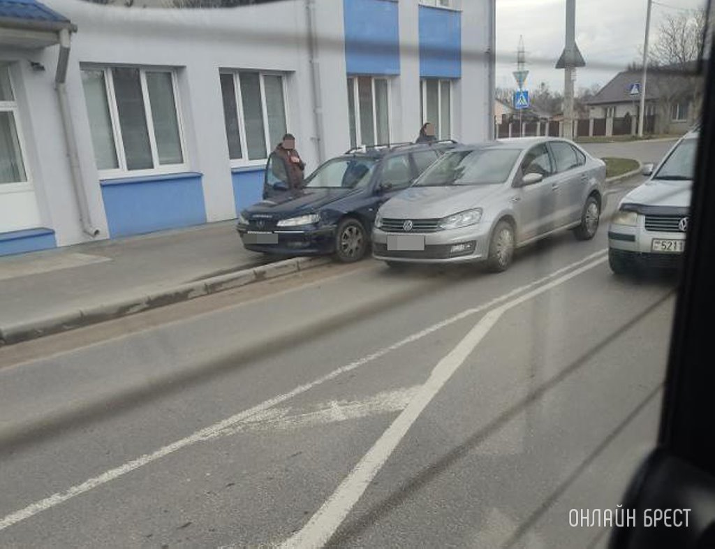 Читатель: В Бресте на Машерова произошло ДТП. Пострадали несколько автомобилей.
