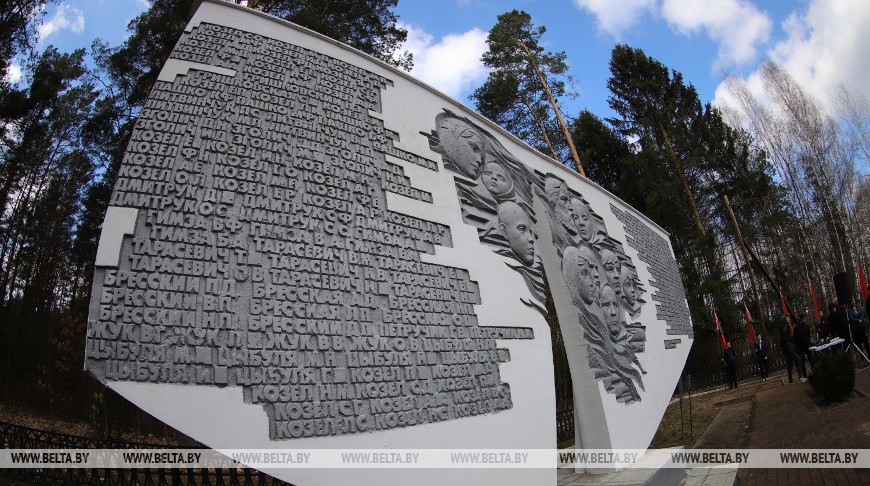 Память жителей сожженной в годы войны деревни Лески почтили в Каменецком районе