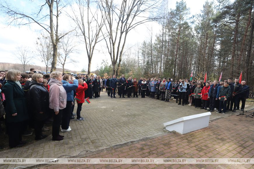 Память жителей сожженной в годы войны деревни Лески почтили в Каменецком районе