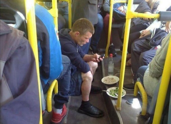 Можно ли есть и пить в автобусе?