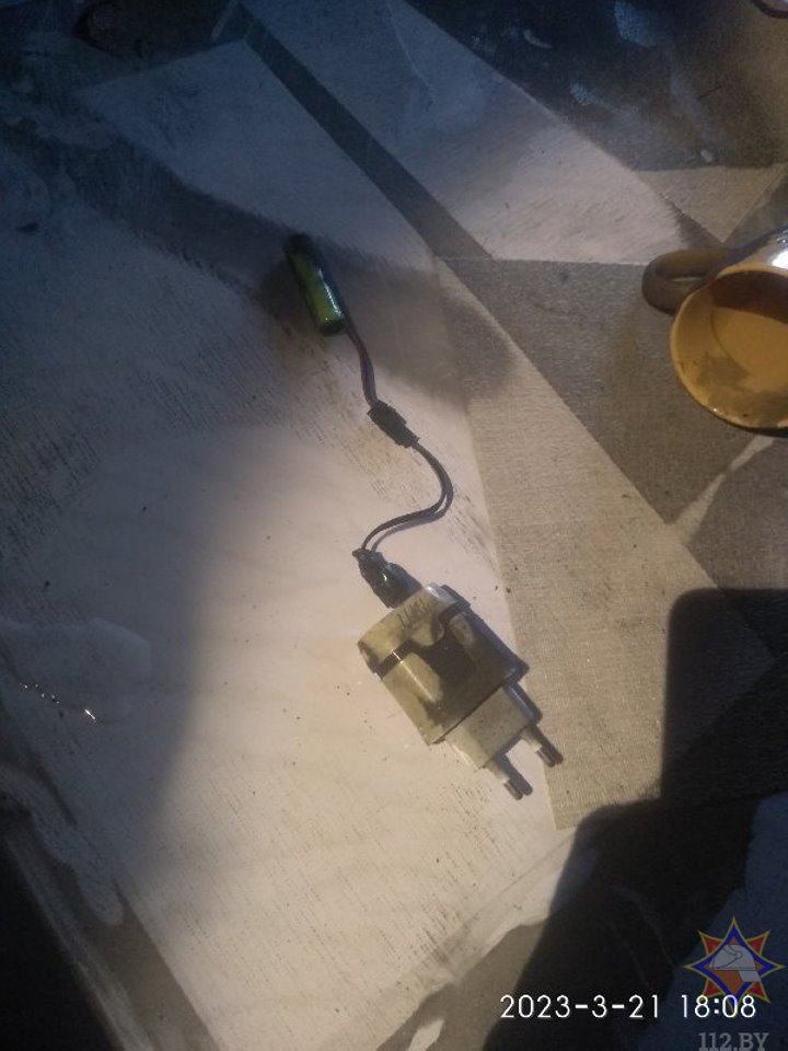 Зарядное устройство привело к пожару в квартире — пострадал ребенок