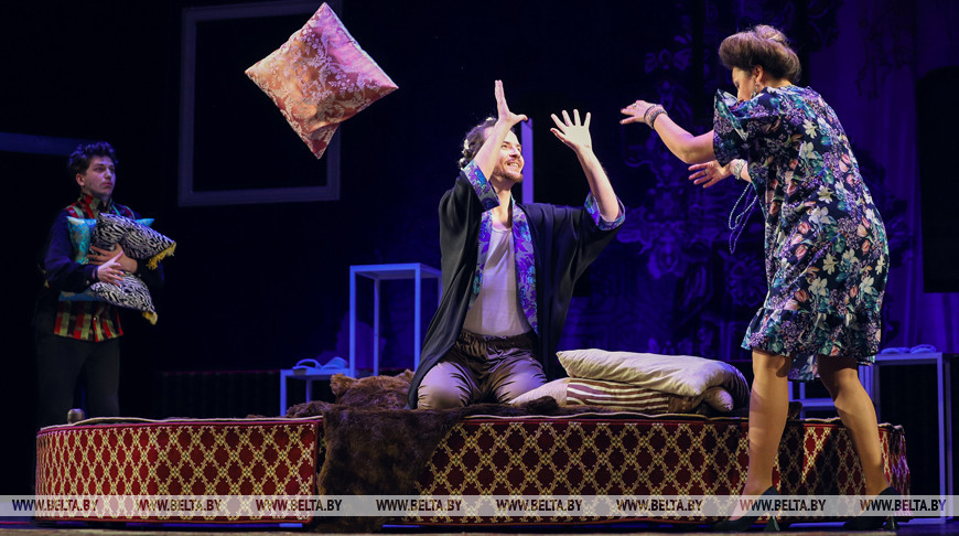 Комедию Гоголя «Женитьба» представили в Брестском театре драмы