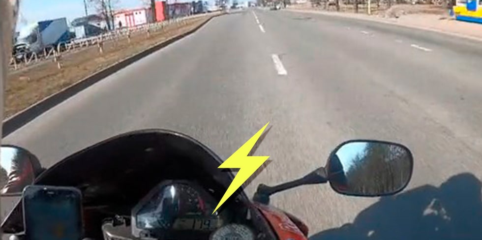 Парень разогнался 179 км/ч на мотоцикле в Гродно и пожаловался, что его не видят автомобилисты