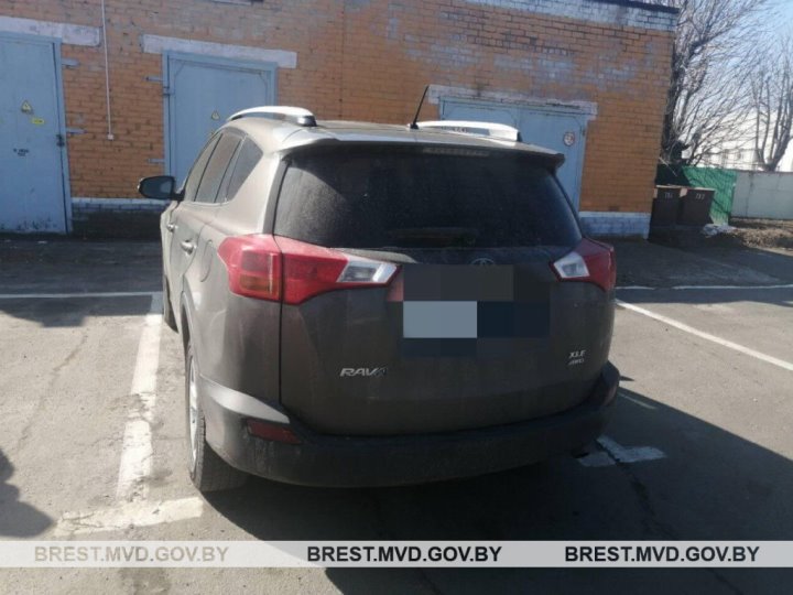 В Пинске 10-летний мальчик на самокате попал под автомобиль