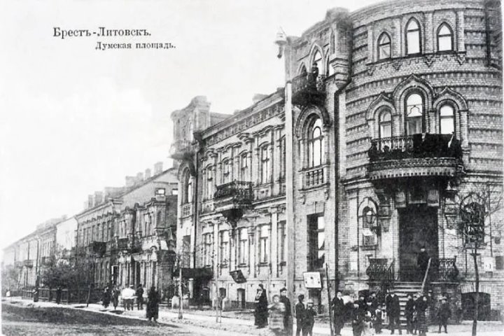 Что там, за забором? Выясняем судьбу старинных зданий в центре Бреста