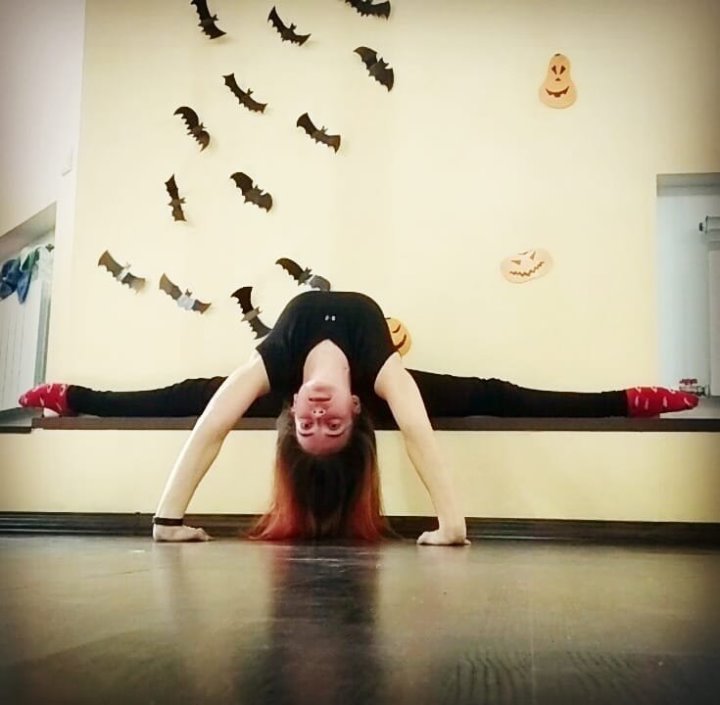 Смотрите фото невероятно гибких девушек, которые немного пугают