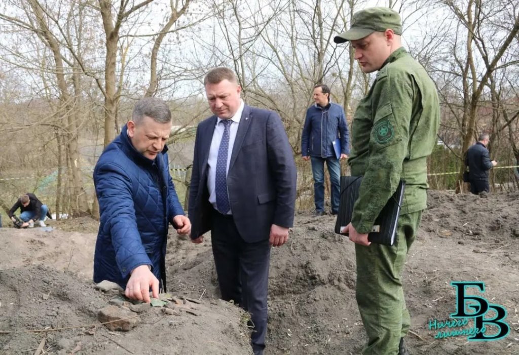 Возле монастыря на валу в Брестской крепости ведутся поисковые работы