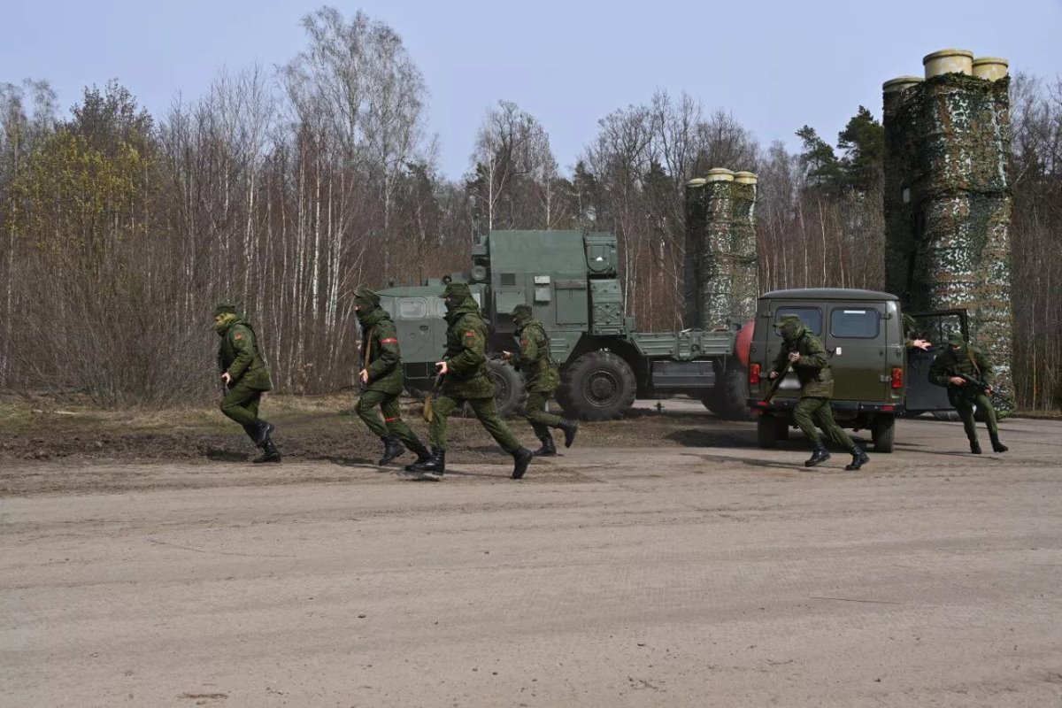 Зенитный ракетный полк в Лунинце заступил на службу