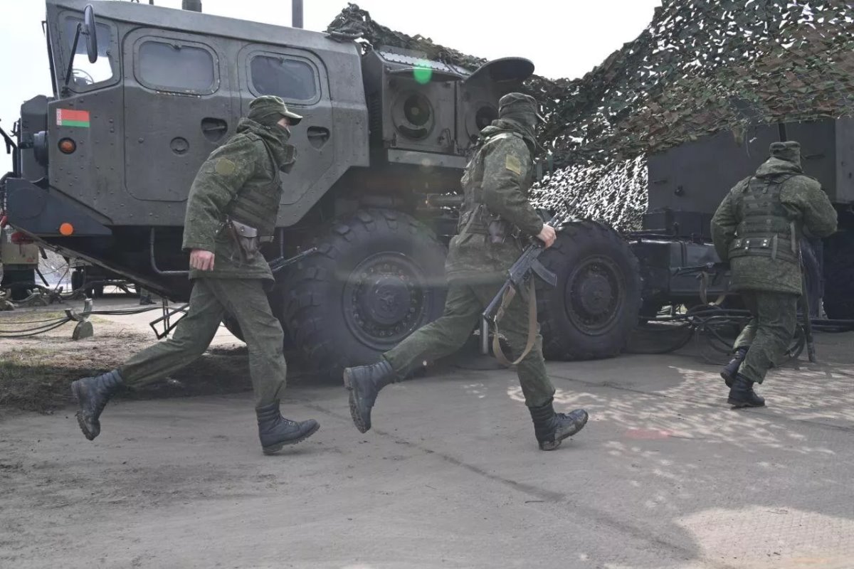 Зенитный ракетный полк в Лунинце заступил на службу