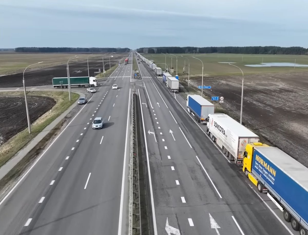 Скриншот из видео ВаськиПилота