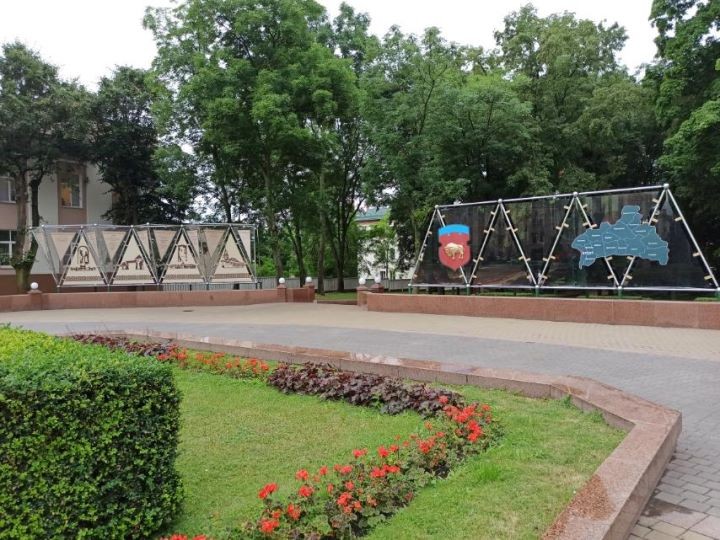 В Бресте обновили доску почета. Кто на ней?